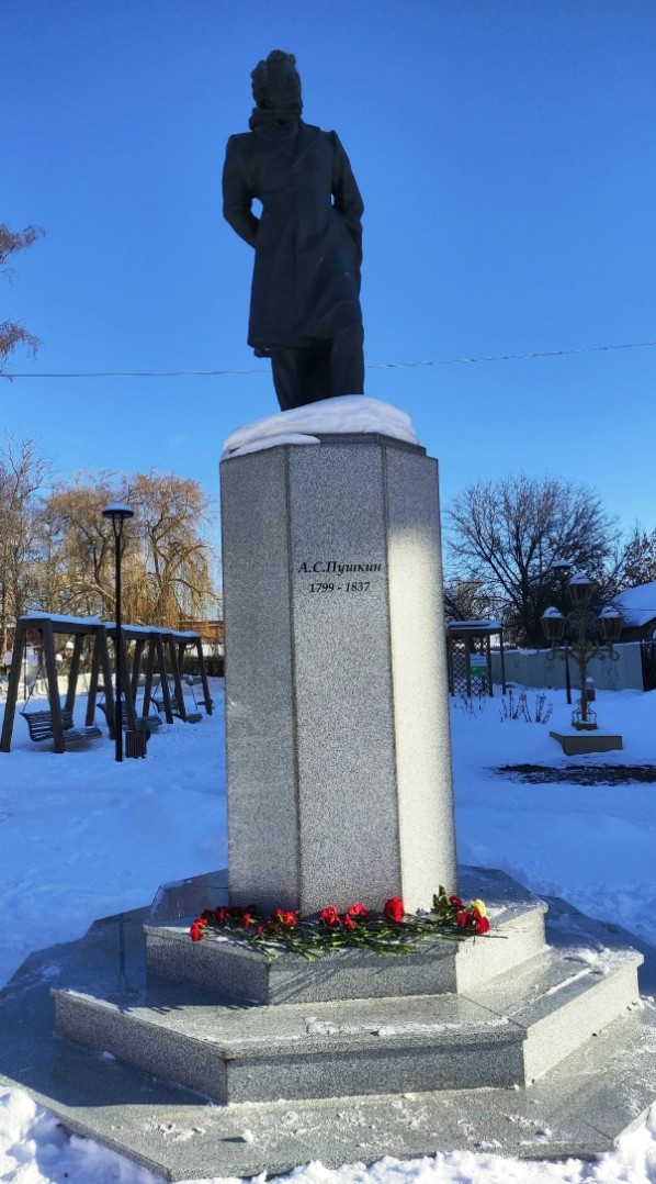 «Пока в России Пушкин длится, метелям не задуть свечу»