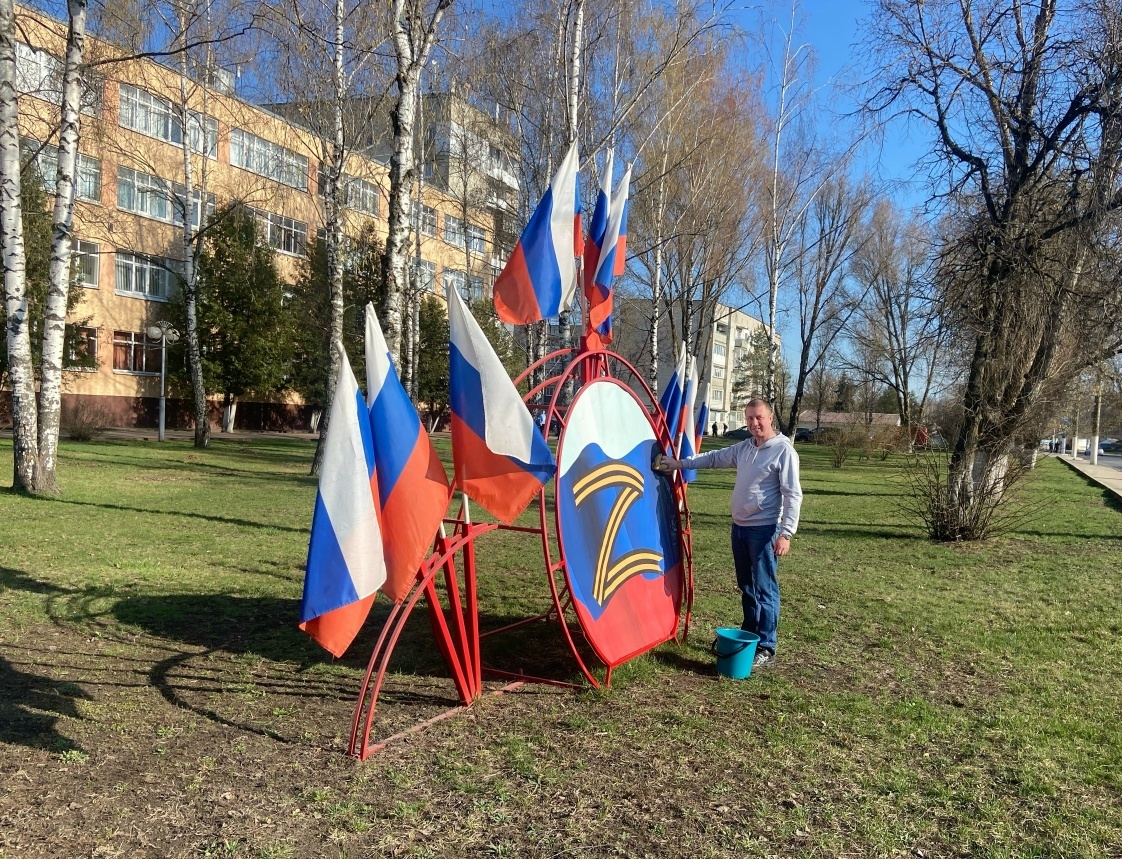 Техникум на субботнике: преподаватели и студенты вместе за чистоту города!