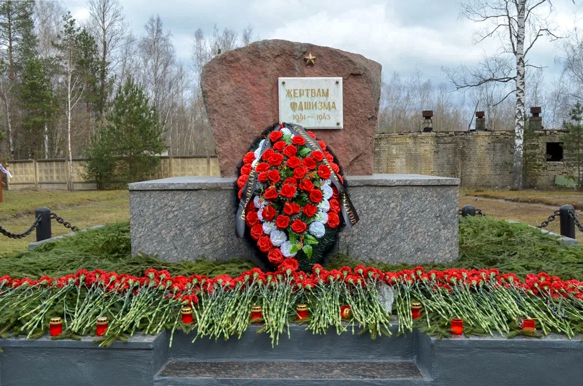 День памяти у мемориала «Дулаг-142».