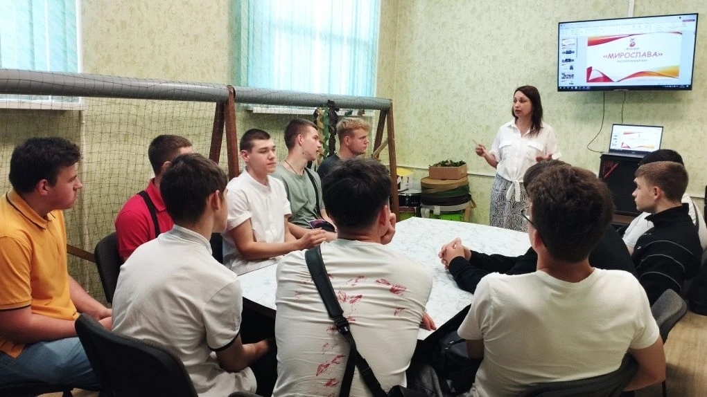 Студенты посетили сыродельный завод «Мирослава»