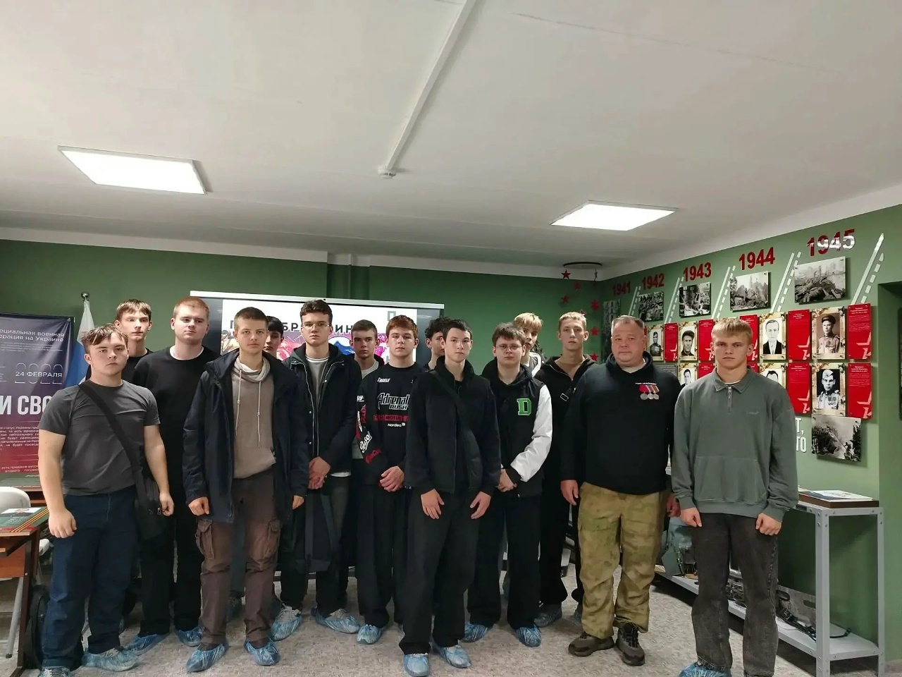 Наши студенты вновь на патриотической встрече.