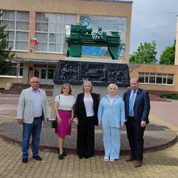 hn7JeS5eLMM